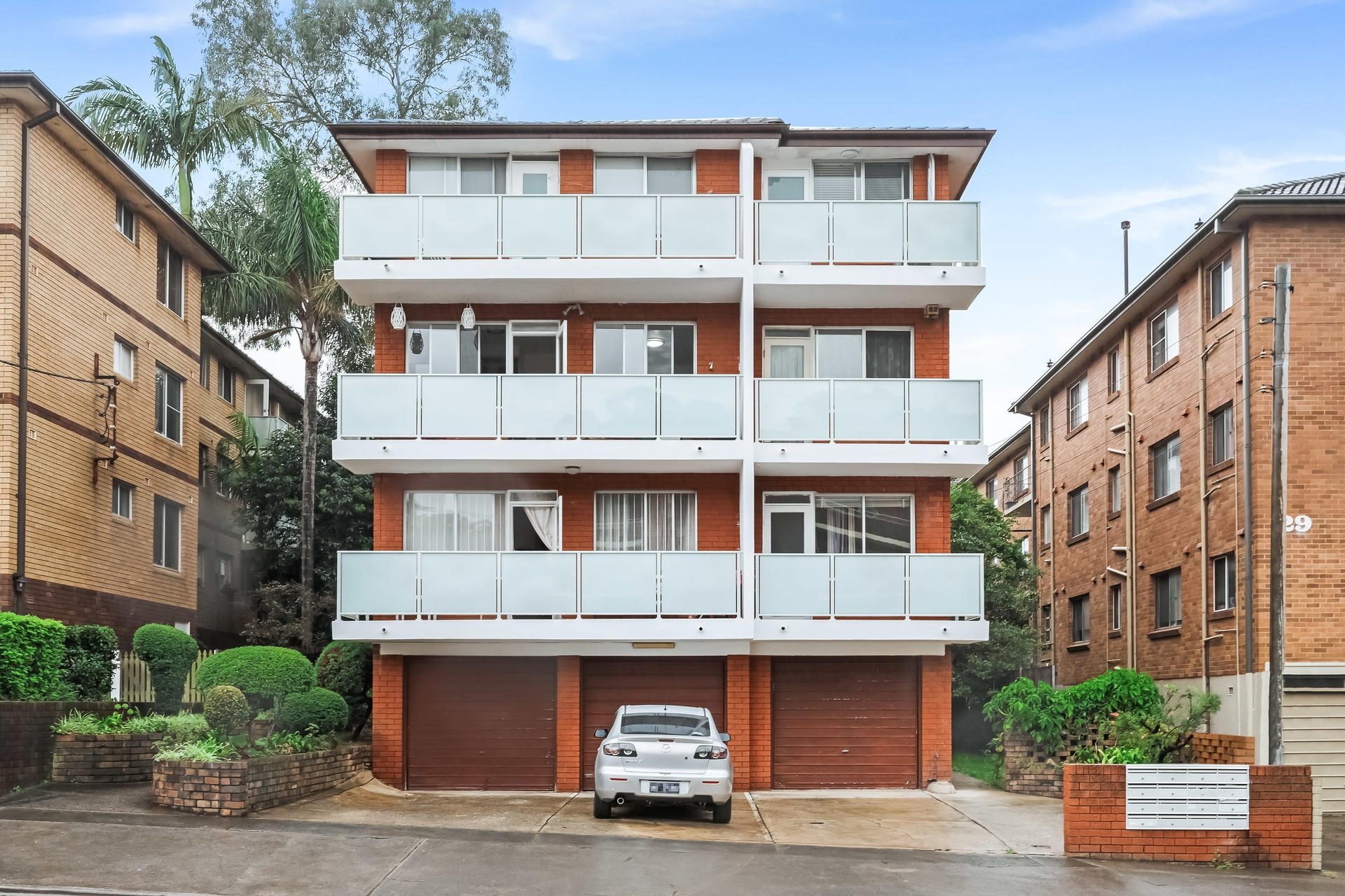 15/27 Myra Road, Dulwich Hill Sold by Hudson McHugh - image 1