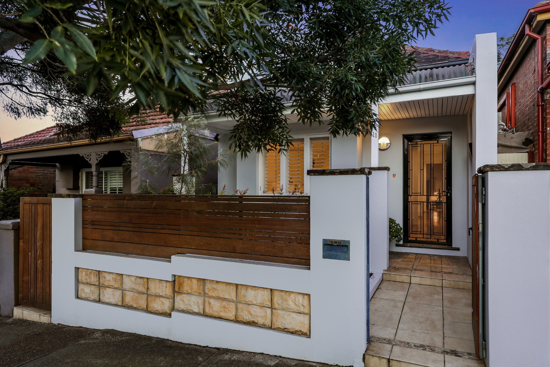 11 Foster Street, Leichhardt Sold by Hudson McHugh - image 1