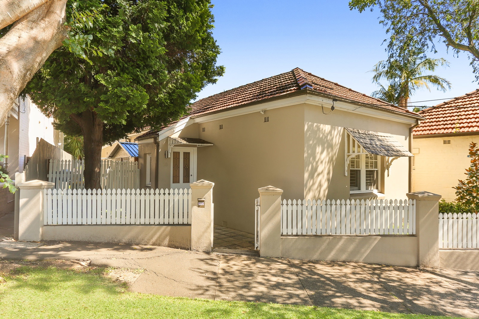 16 Durham Street, Stanmore Sold by Hudson McHugh - image 1