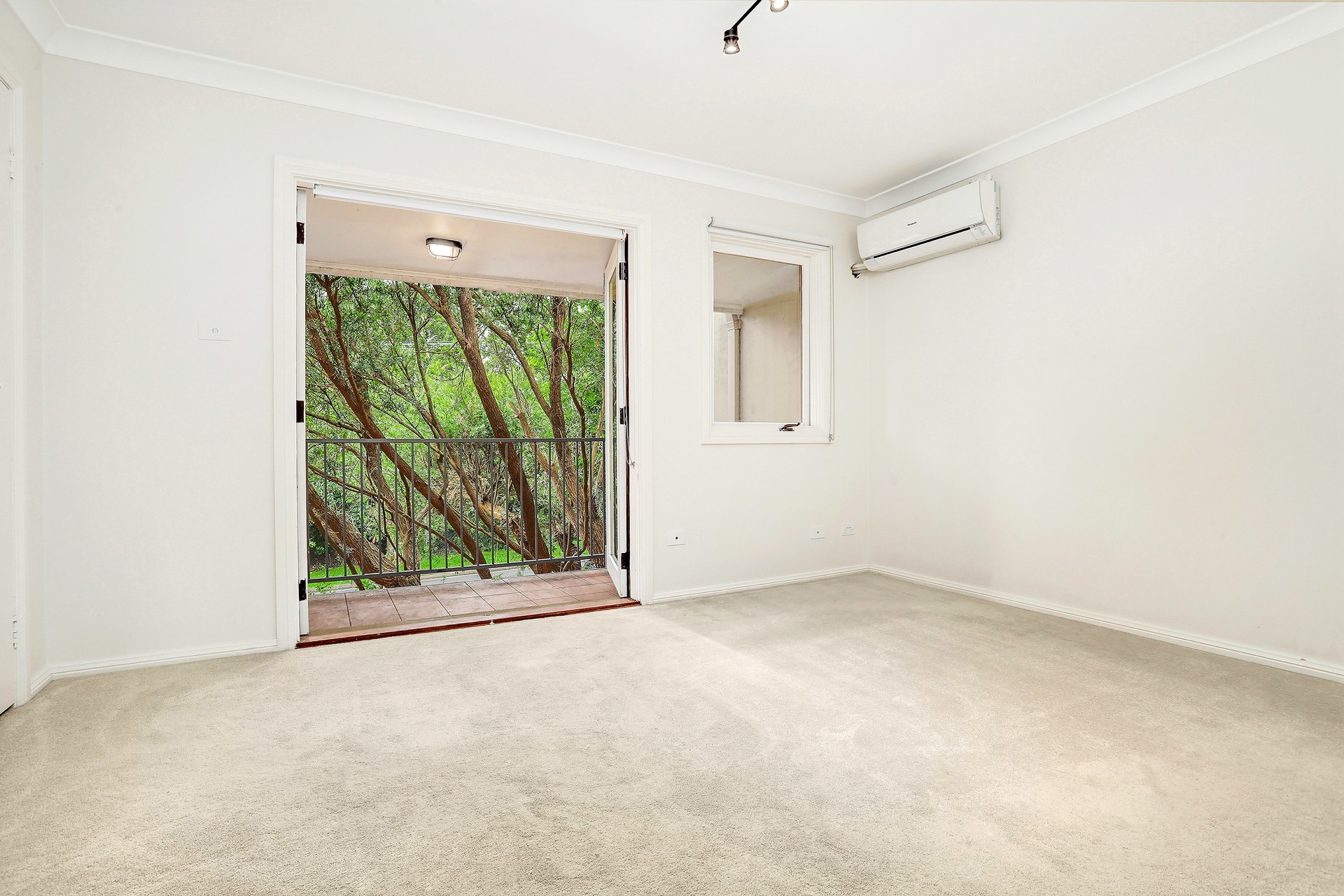 6/130 William Street, Leichhardt Sold by Hudson McHugh - image 1