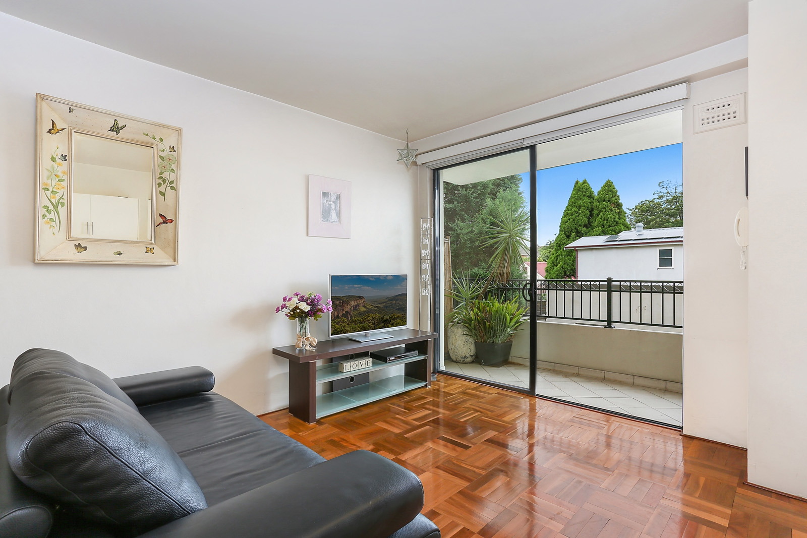 4/65-67 Carlisle Street, Leichhardt Sold by Hudson McHugh - image 1