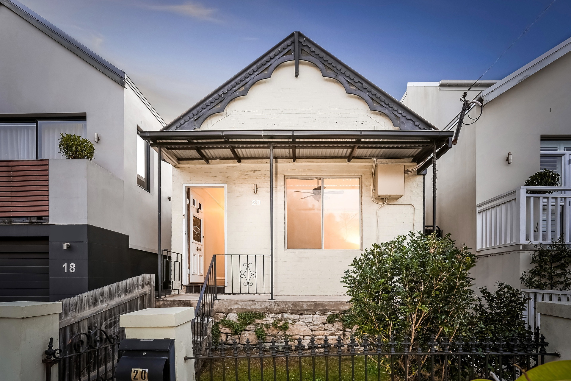 20 Hubert Street, Leichhardt Sold by Hudson McHugh - image 1