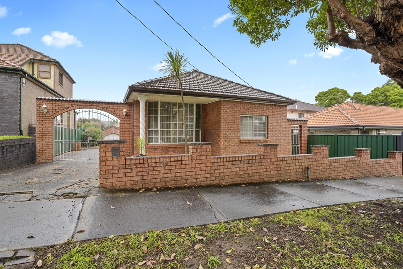 18  Crieff Street, Ashbury Leased by Hudson McHugh - image 1