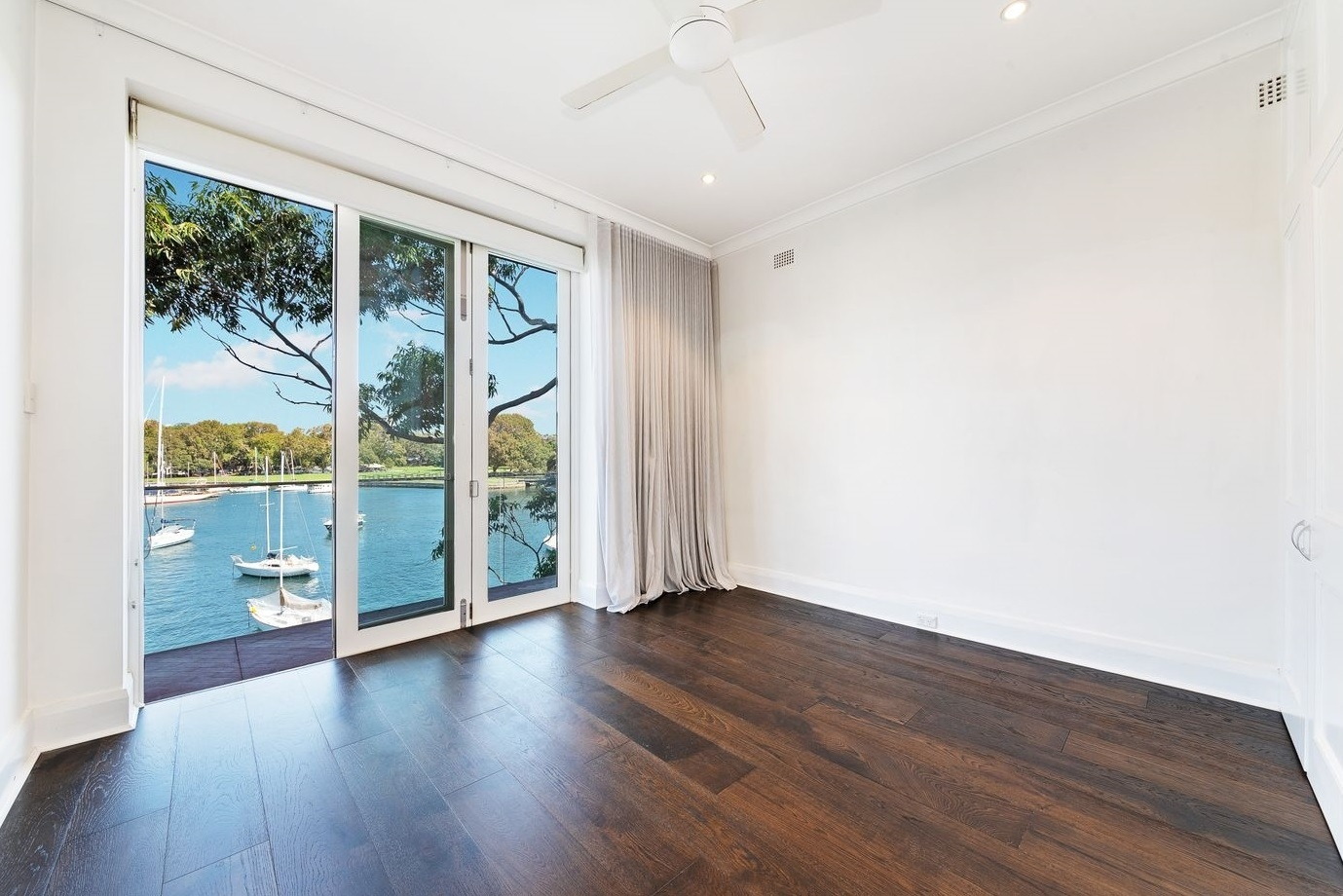 6/5 Elizabeth Bay Crescent, Elizabeth Bay Leased by Hudson McHugh - image 1