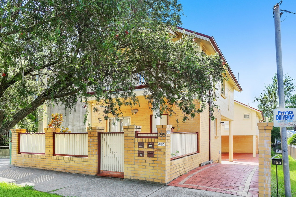 2/195 Catherine Street, Leichhardt Sold by Hudson McHugh - image 1