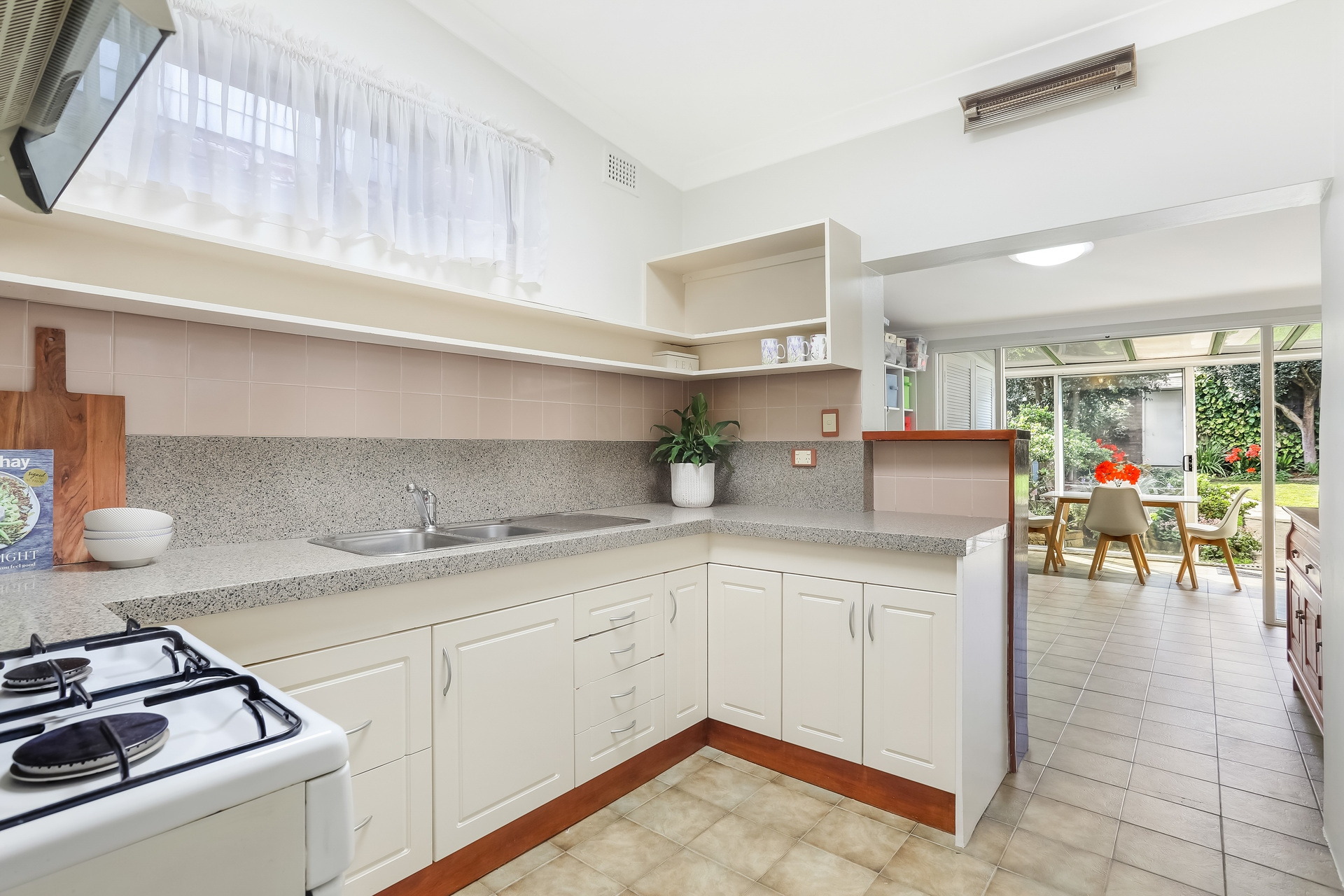 17 Flood Street, Leichhardt Sold by Hudson McHugh - image 1