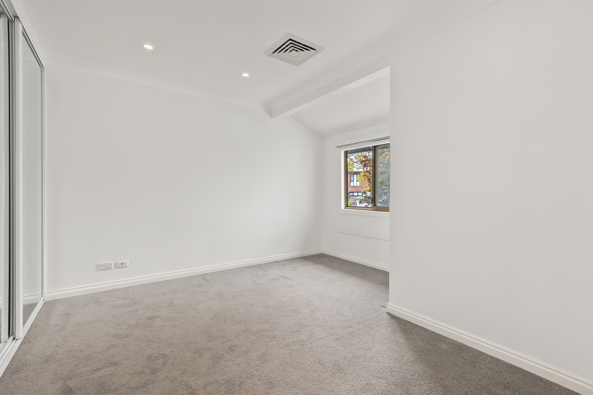 46 Hubert Street, Leichhardt Leased by Hudson McHugh - image 1