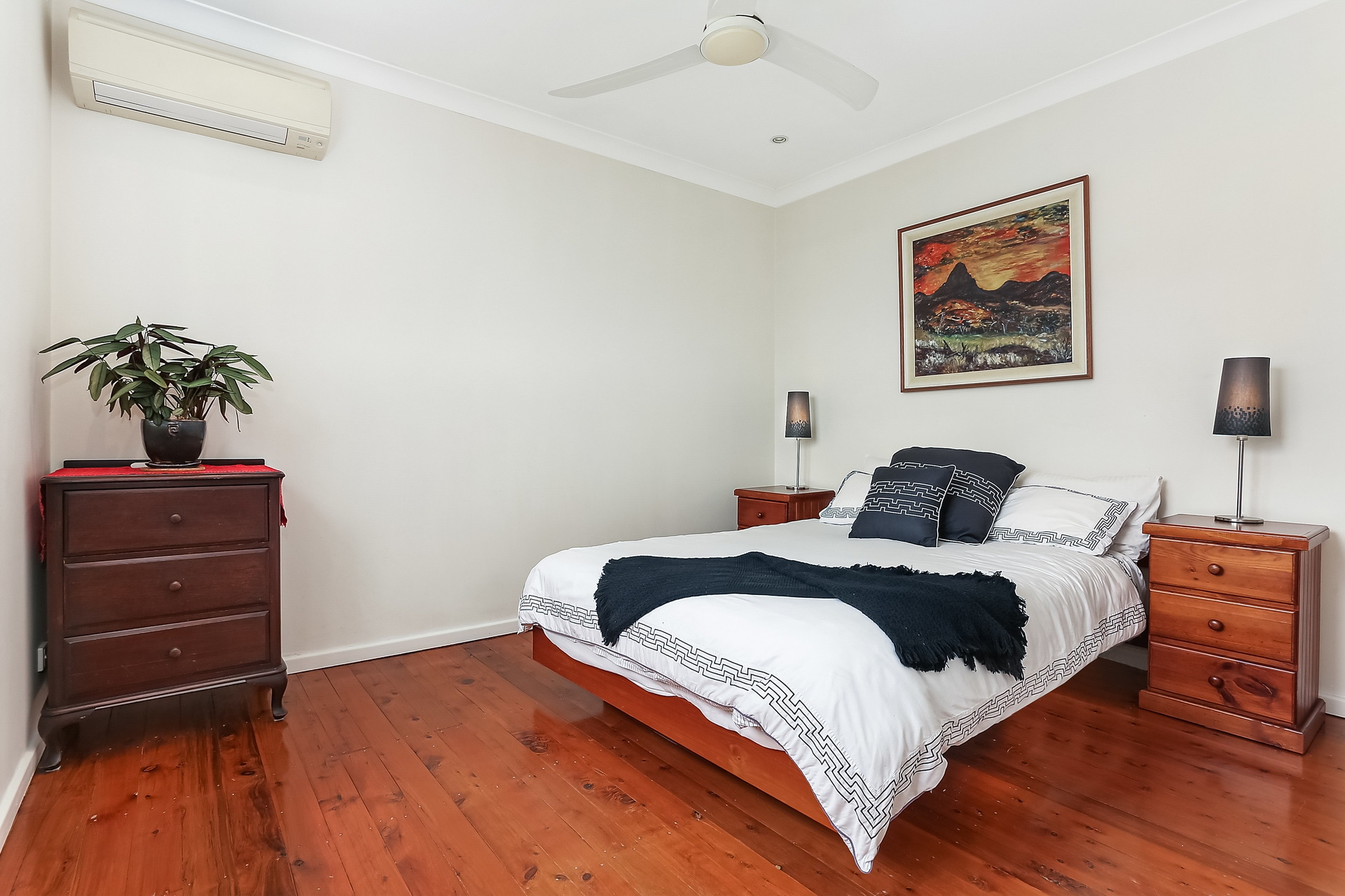 45 Emma Street, Leichhardt Sold by Hudson McHugh - image 1