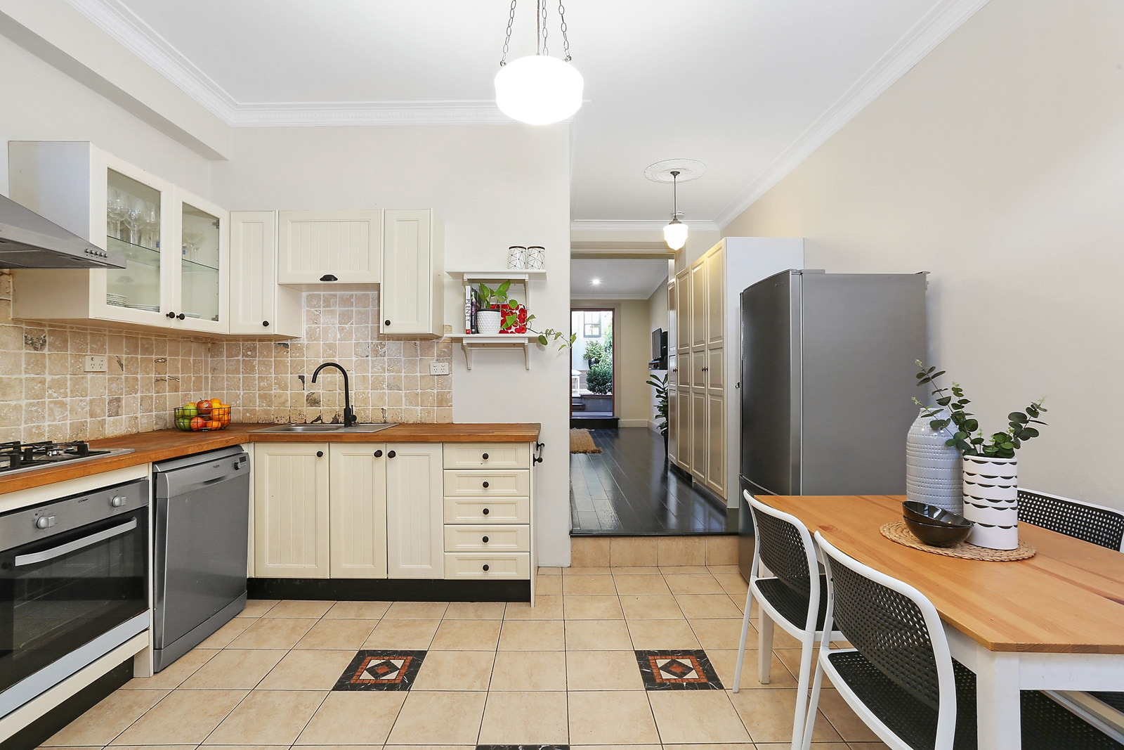 39 Arthur Street, Leichhardt Sold by Hudson McHugh - image 1