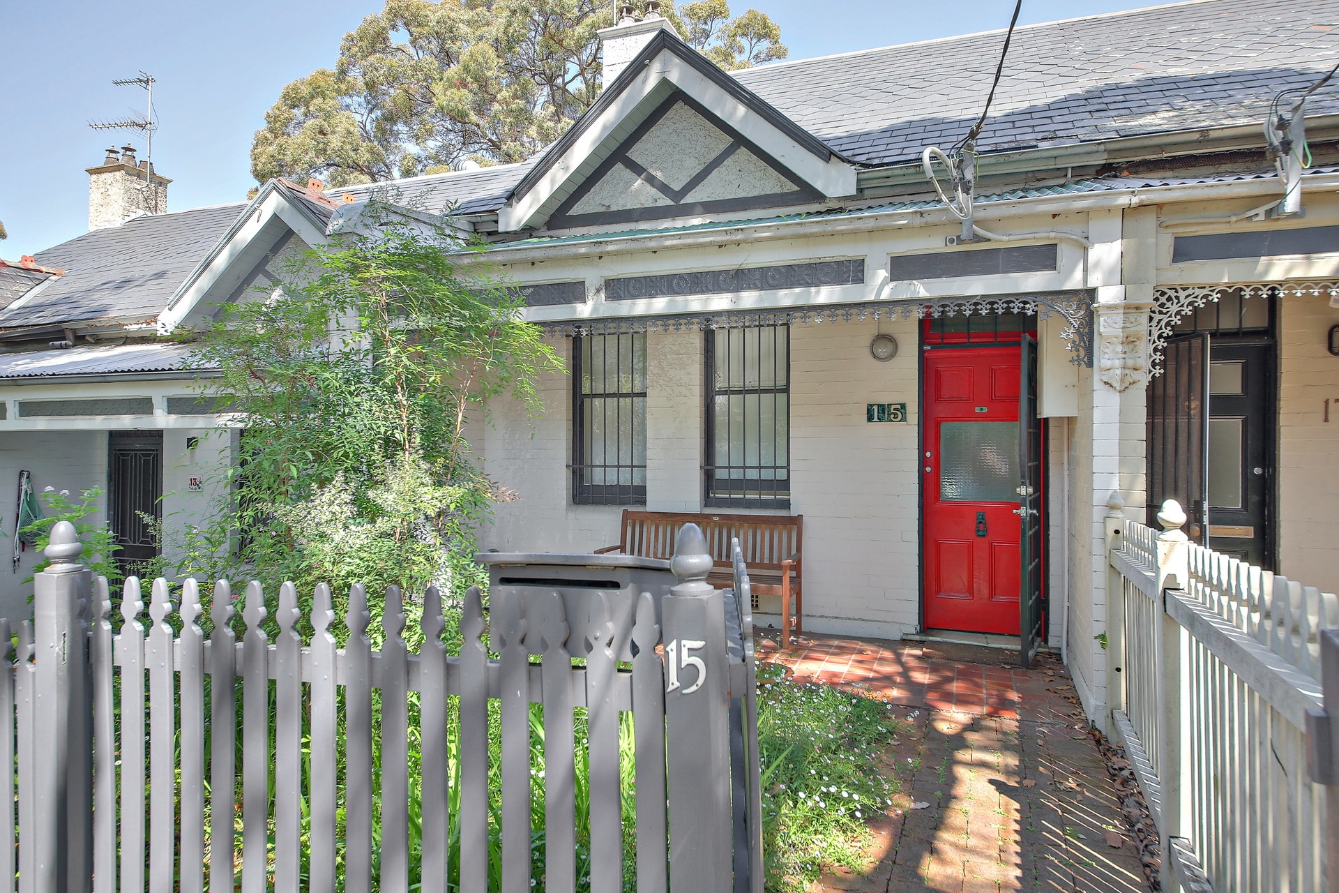 15 Bennett Street, Newtown Leased by Hudson McHugh - image 1