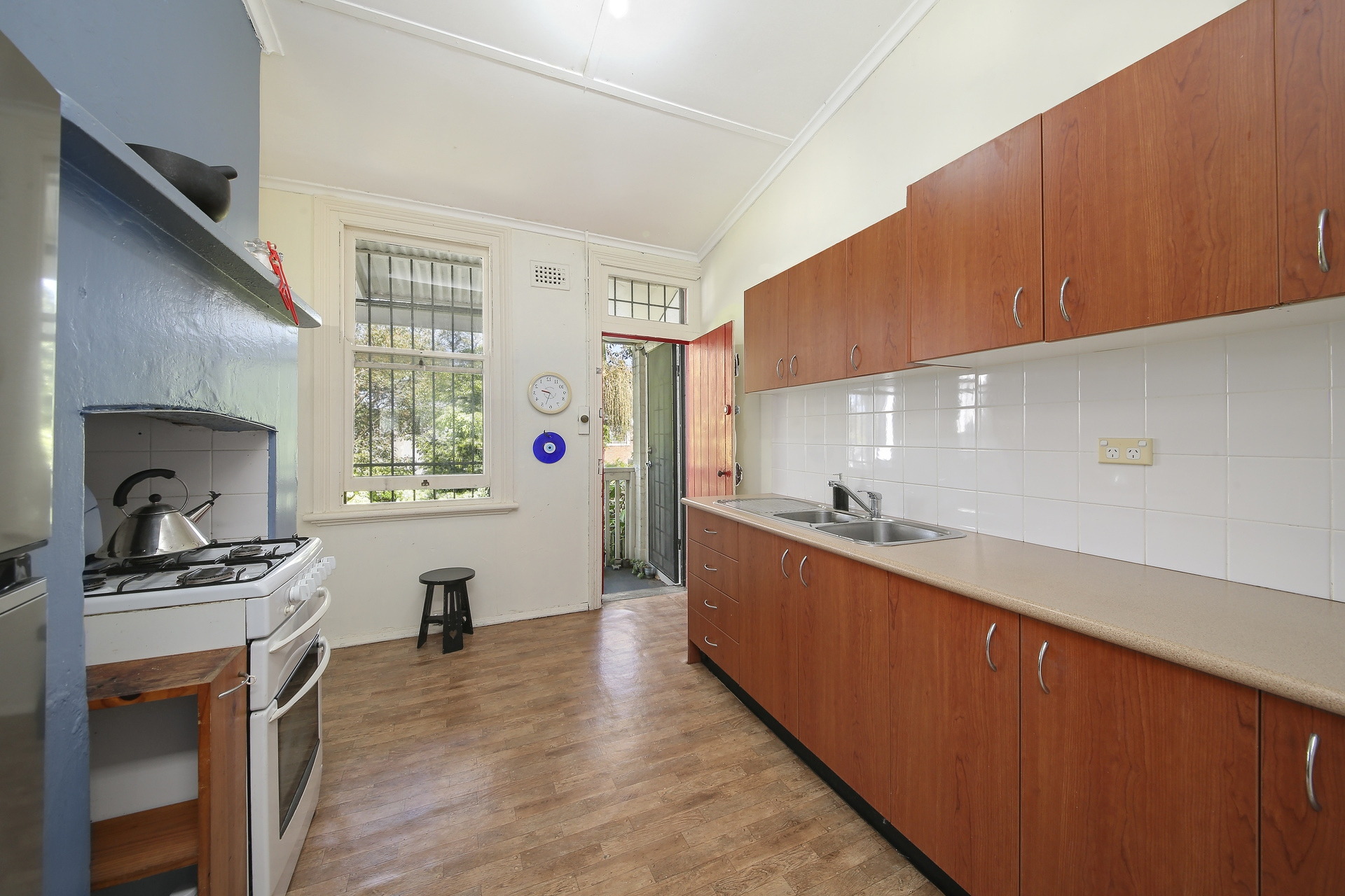 15 Bennett Street, Newtown Leased by Hudson McHugh - image 1