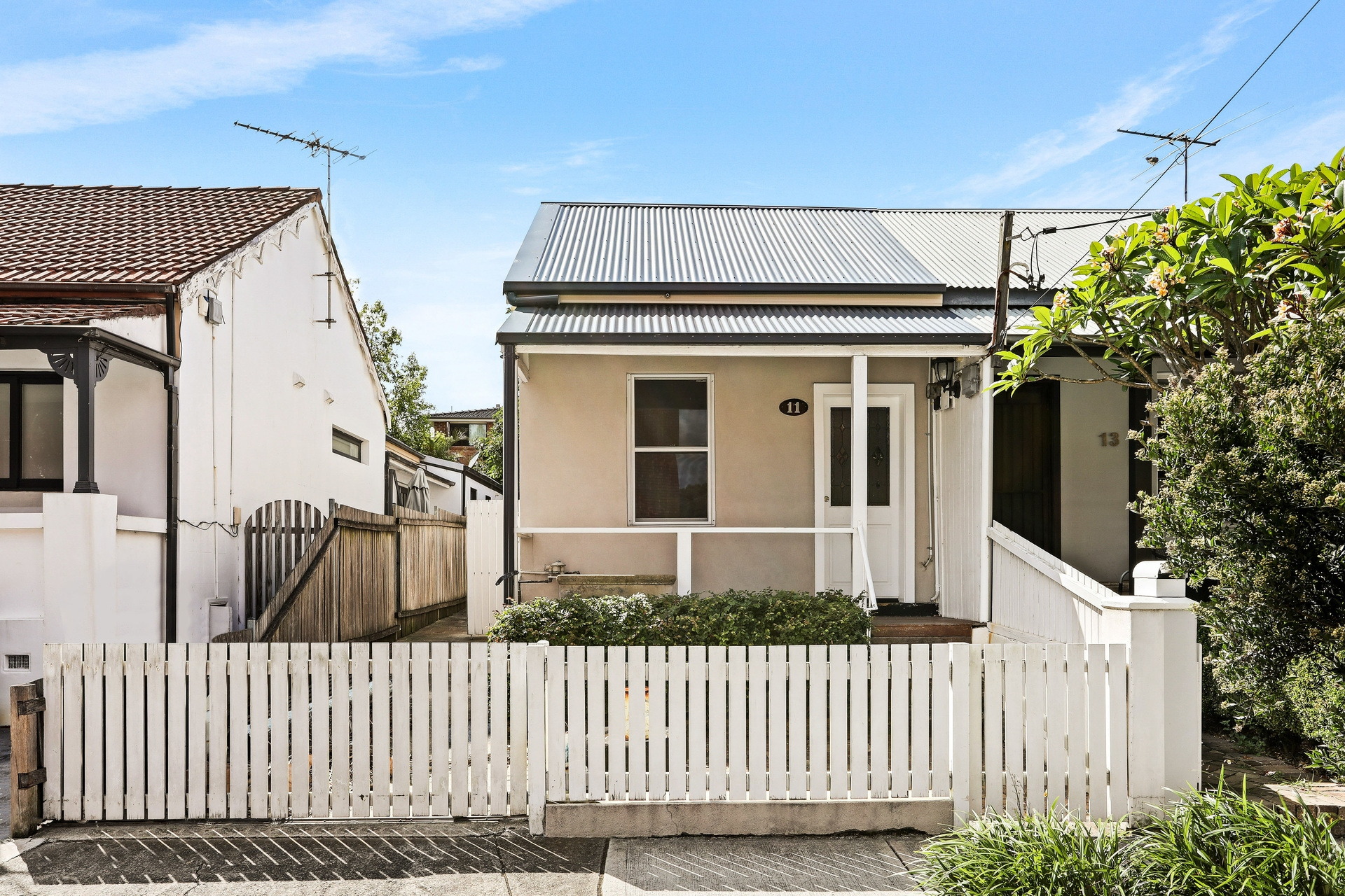 11 Grove Street, Dulwich Hill Leased by Hudson McHugh - image 1