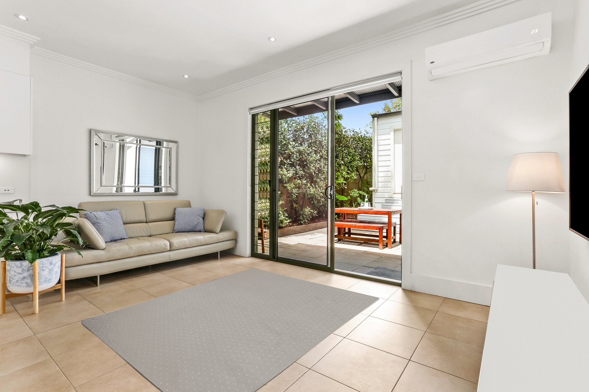 24 Myrtle Street, Leichhardt Sold by Hudson McHugh - image 1