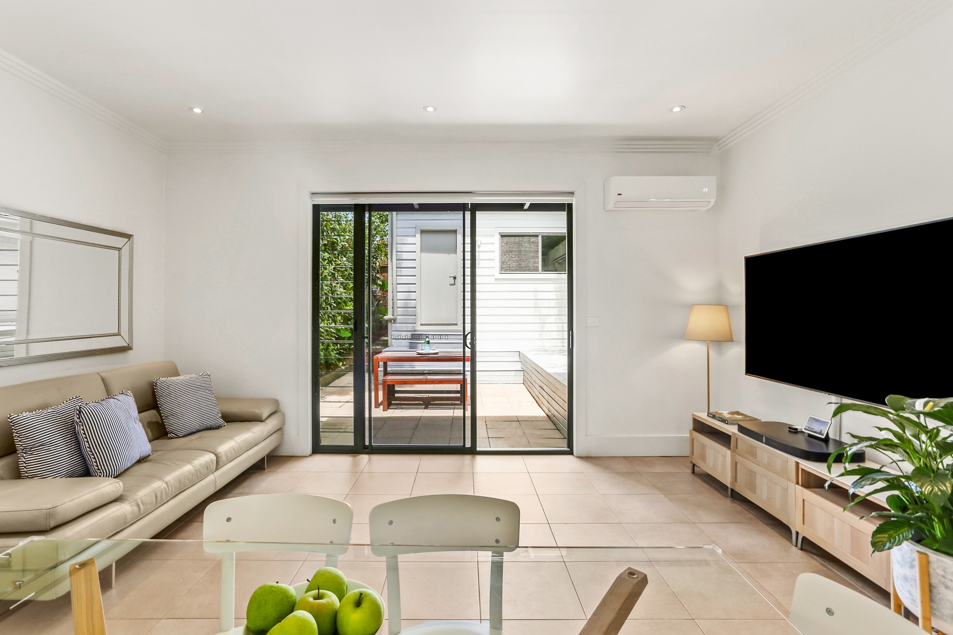 24 Myrtle Street, Leichhardt Sold by Hudson McHugh - image 1