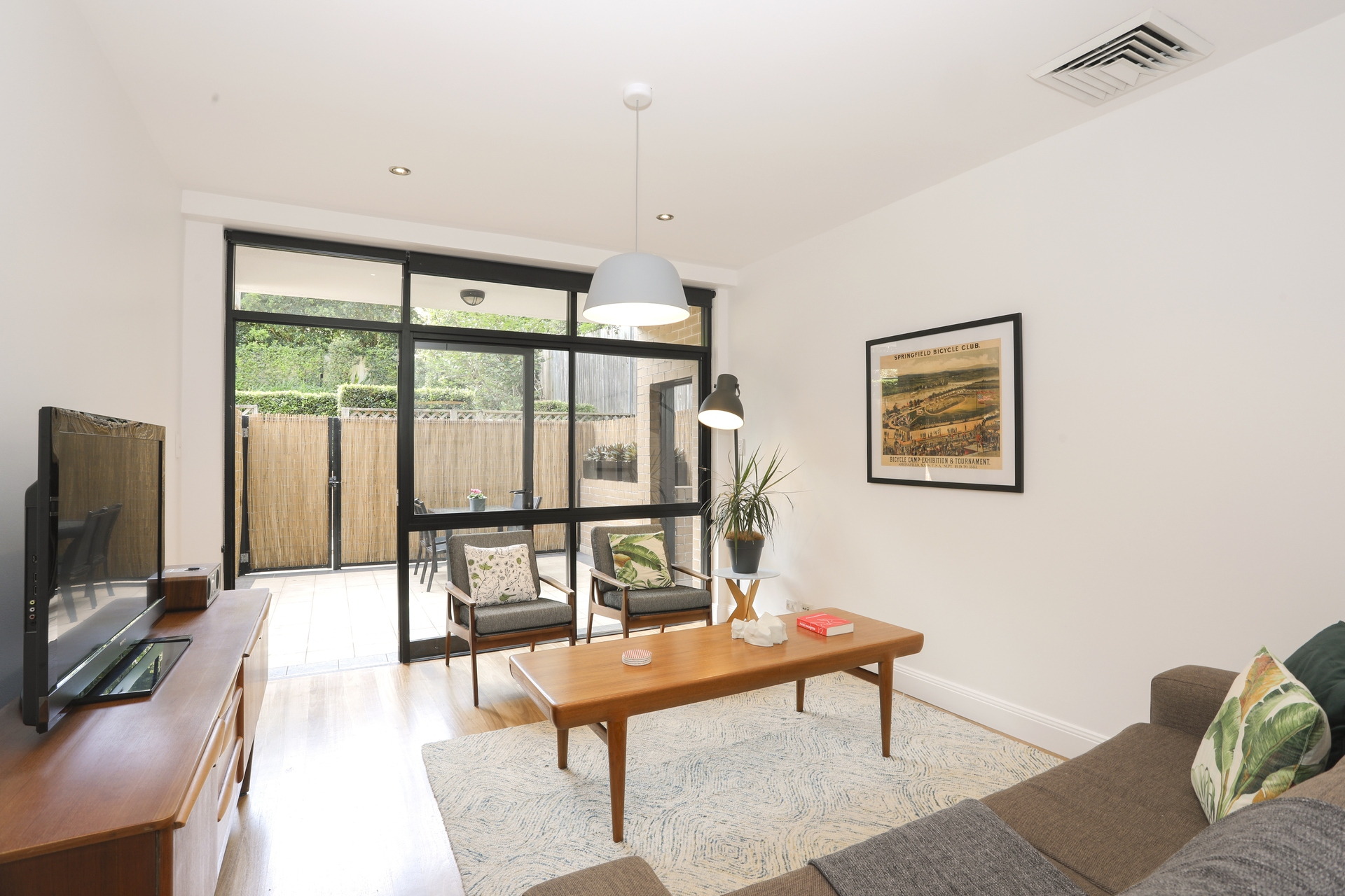 4/13 Moore Lane, Lilyfield Sold by Hudson McHugh - image 1