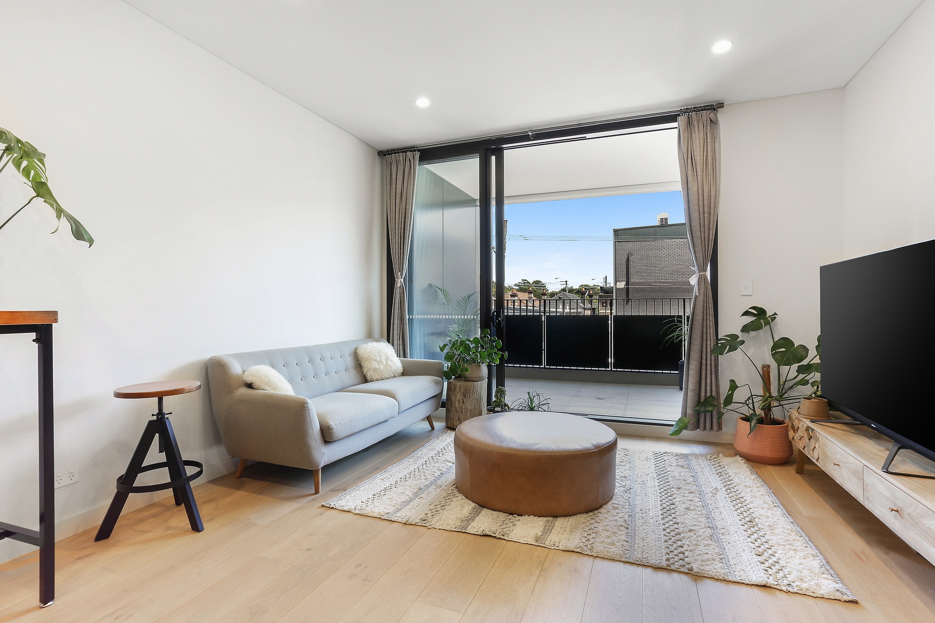 1/25 Upward Street, Leichhardt Sold by Hudson McHugh - image 1