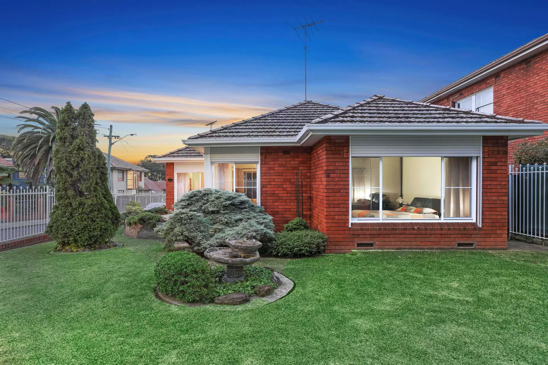 17 Victoria Street, Ashfield Sold by Hudson McHugh - image 1