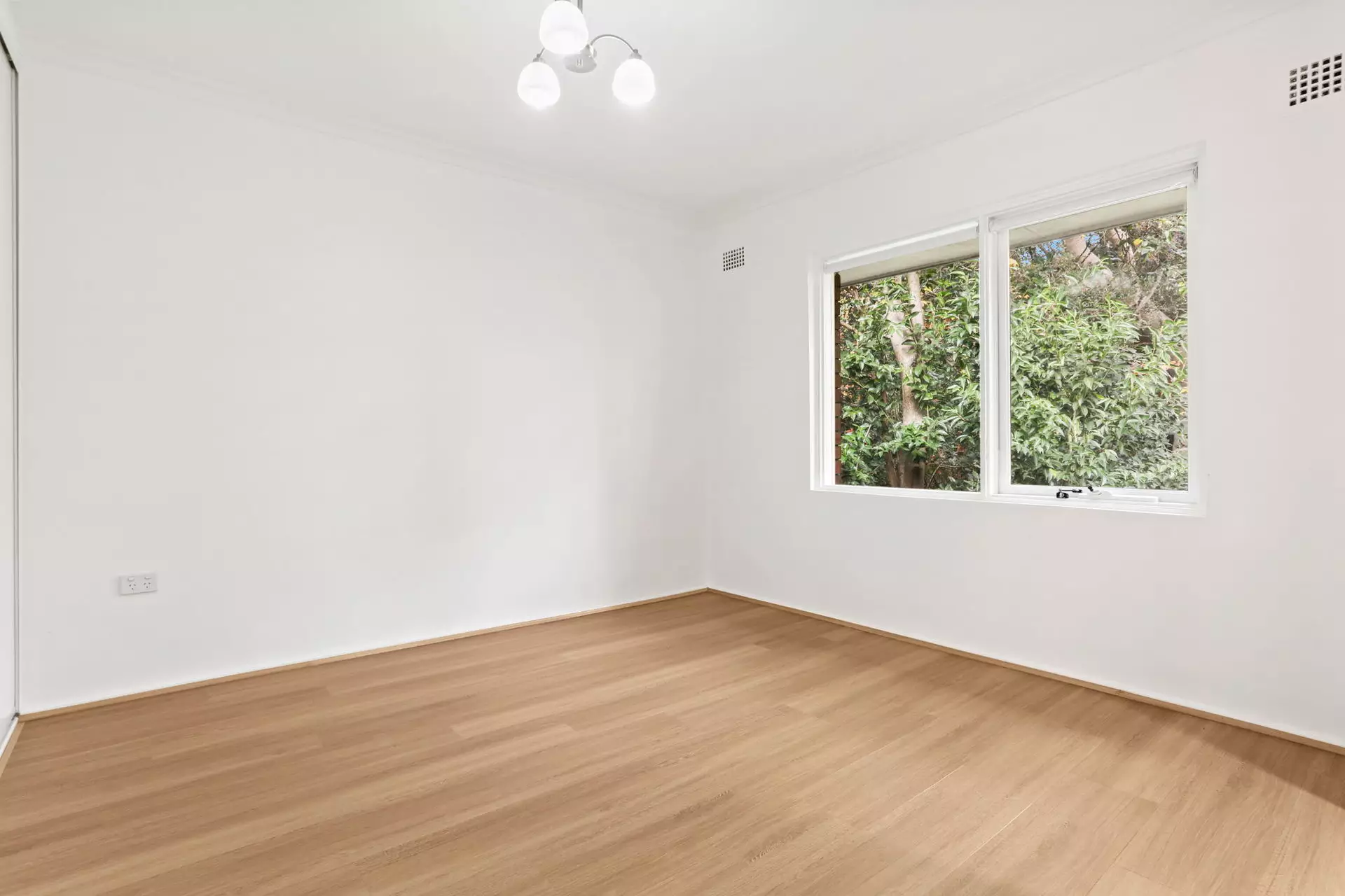 9/379 New Canterbury Road, Dulwich Hill Sold by Hudson McHugh - image 1