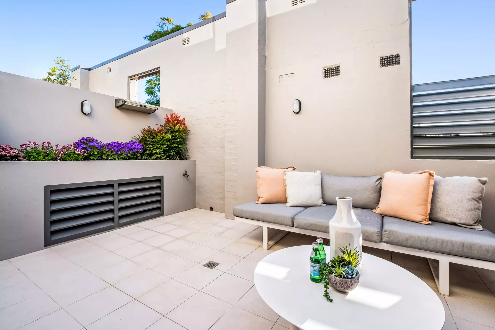 2/26 Lords Road, Leichhardt Sold by Hudson McHugh - image 1