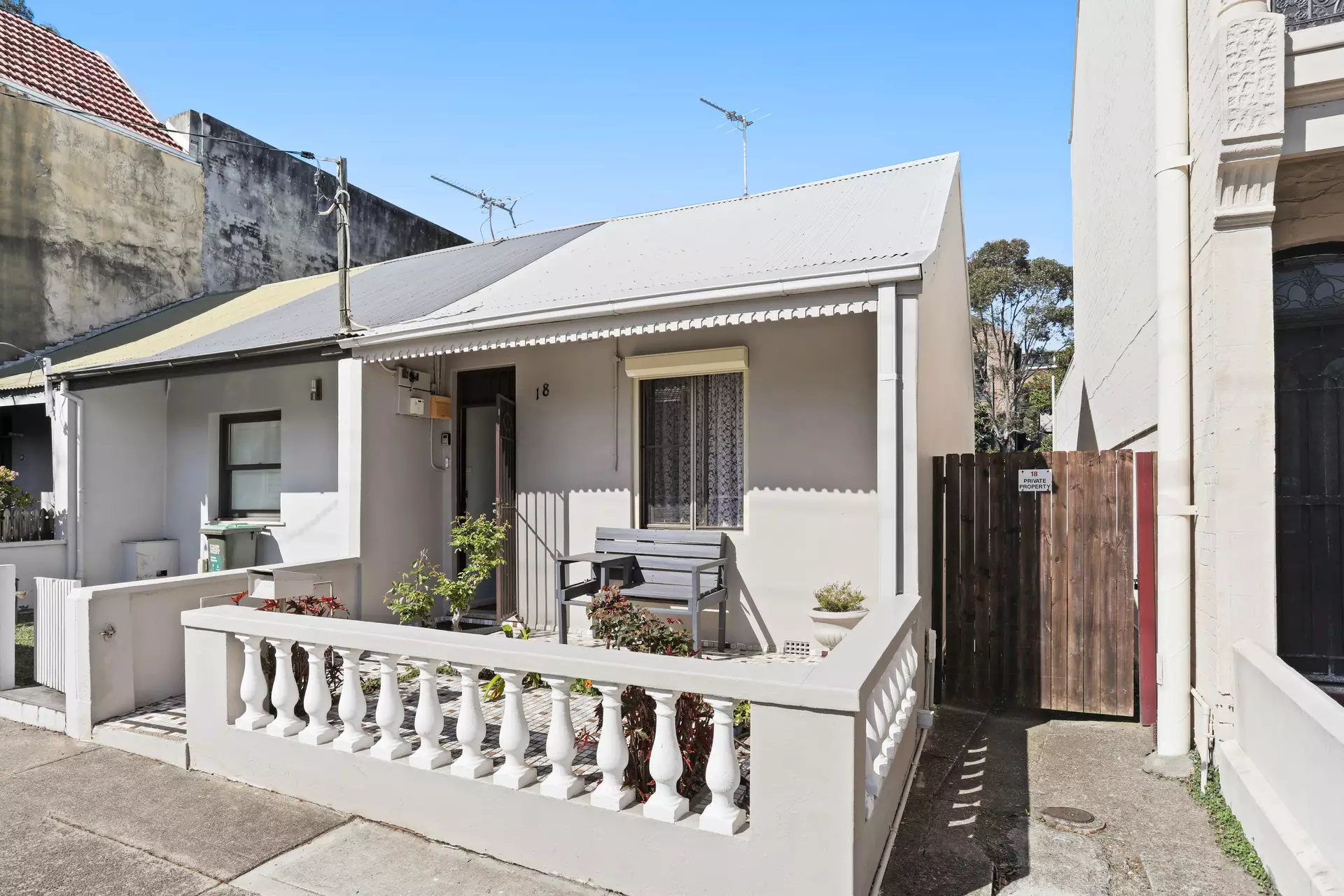 18 Carlisle Street, Leichhardt Sold by Hudson McHugh - image 1