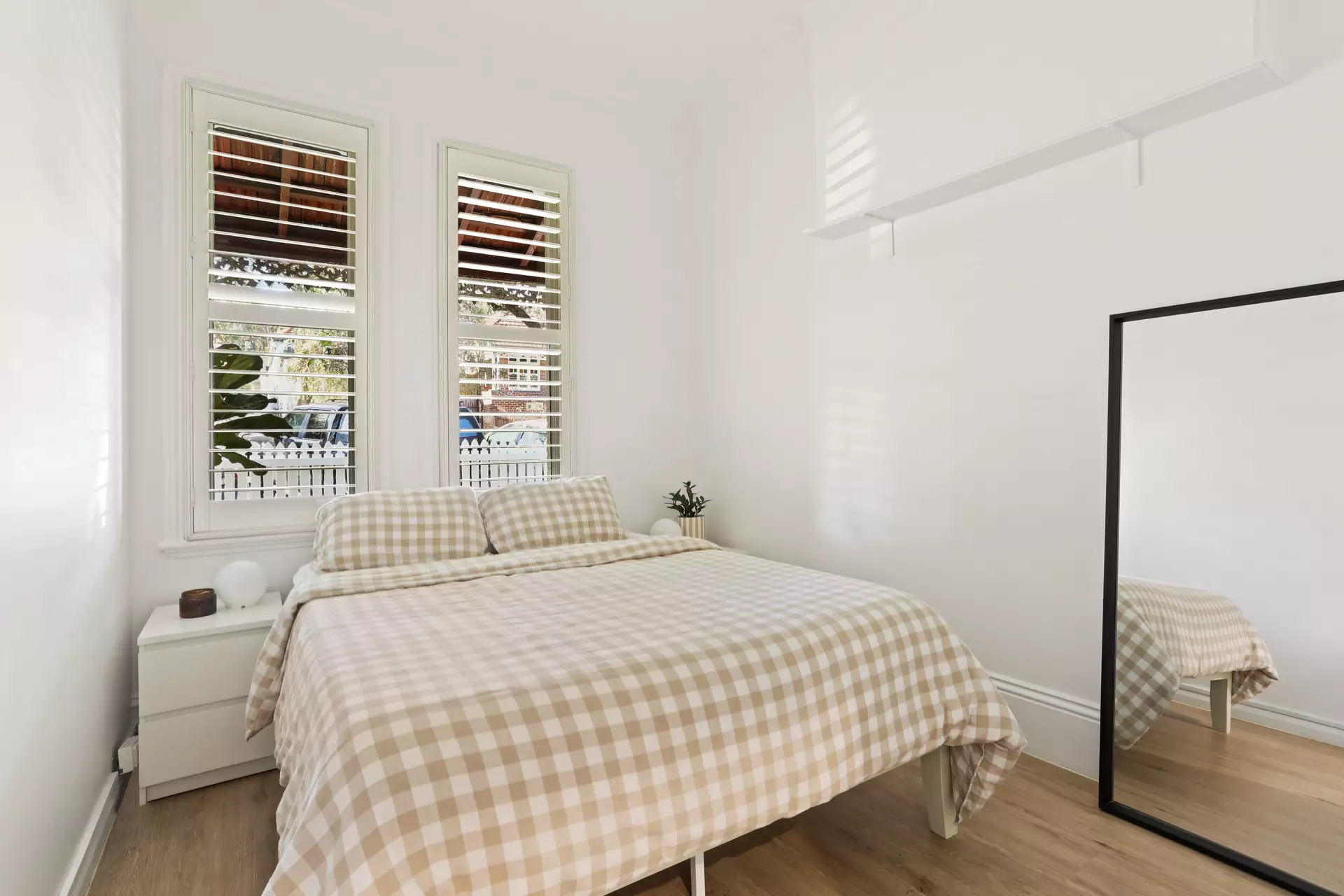 4 James Street, Leichhardt Sold by Hudson McHugh - image 1