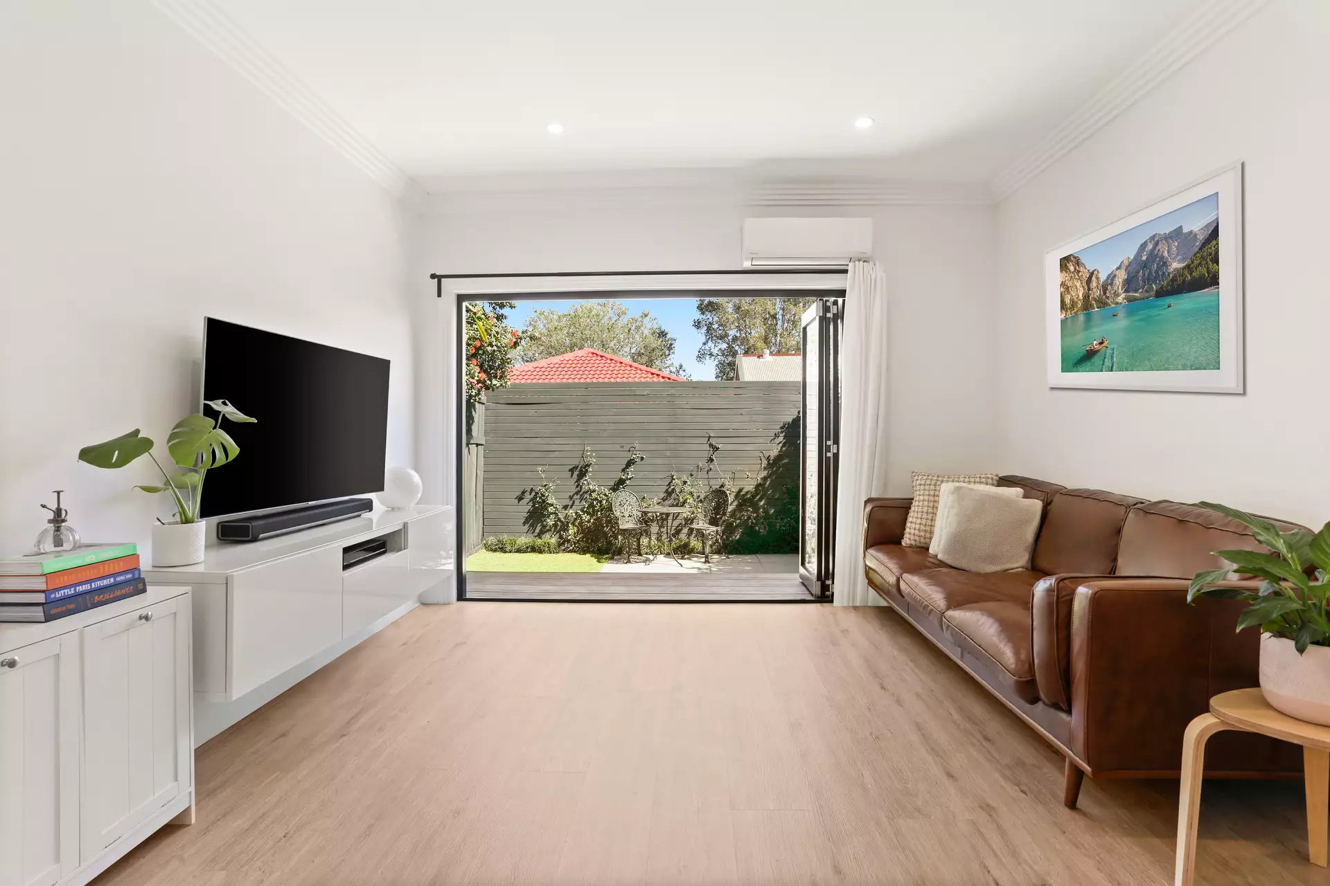 4 James Street, Leichhardt Sold by Hudson McHugh - image 1