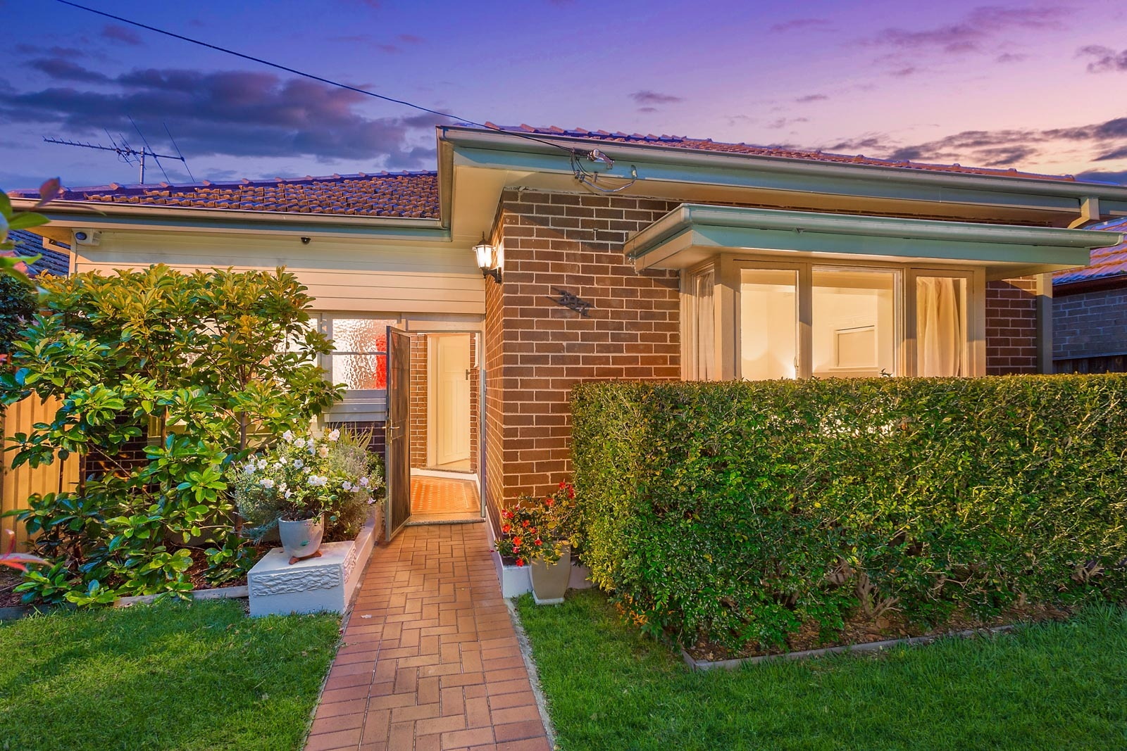 297 Old Canterbury Road, Dulwich Hill Sold by Hudson McHugh - image 1