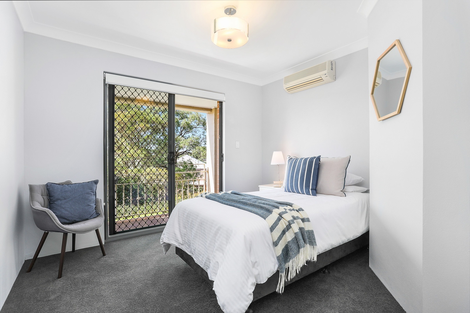 13/272a Flood Street, Leichhardt Sold by Hudson McHugh - image 1