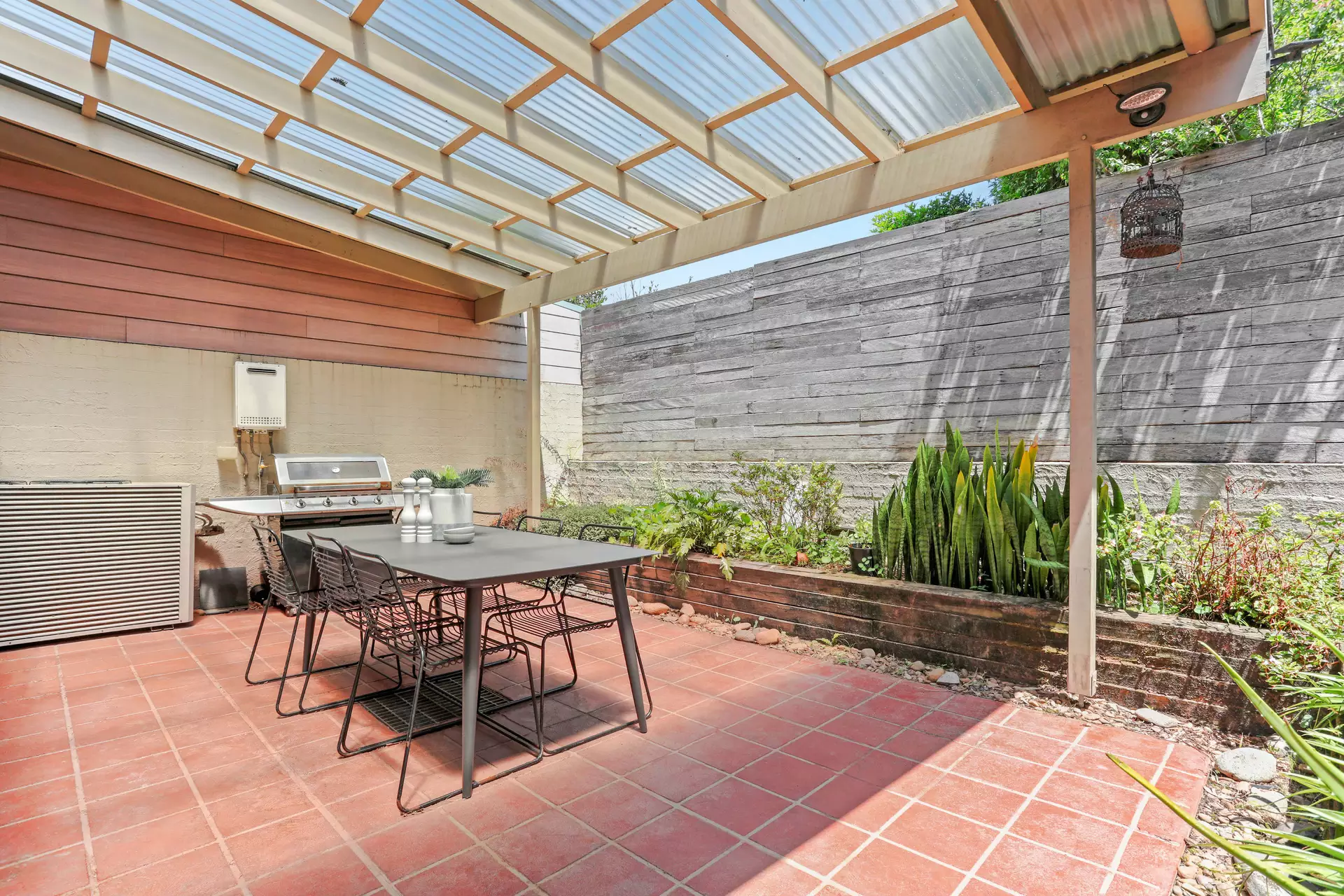 4B Lords Road, Leichhardt Sold by Hudson McHugh - image 1