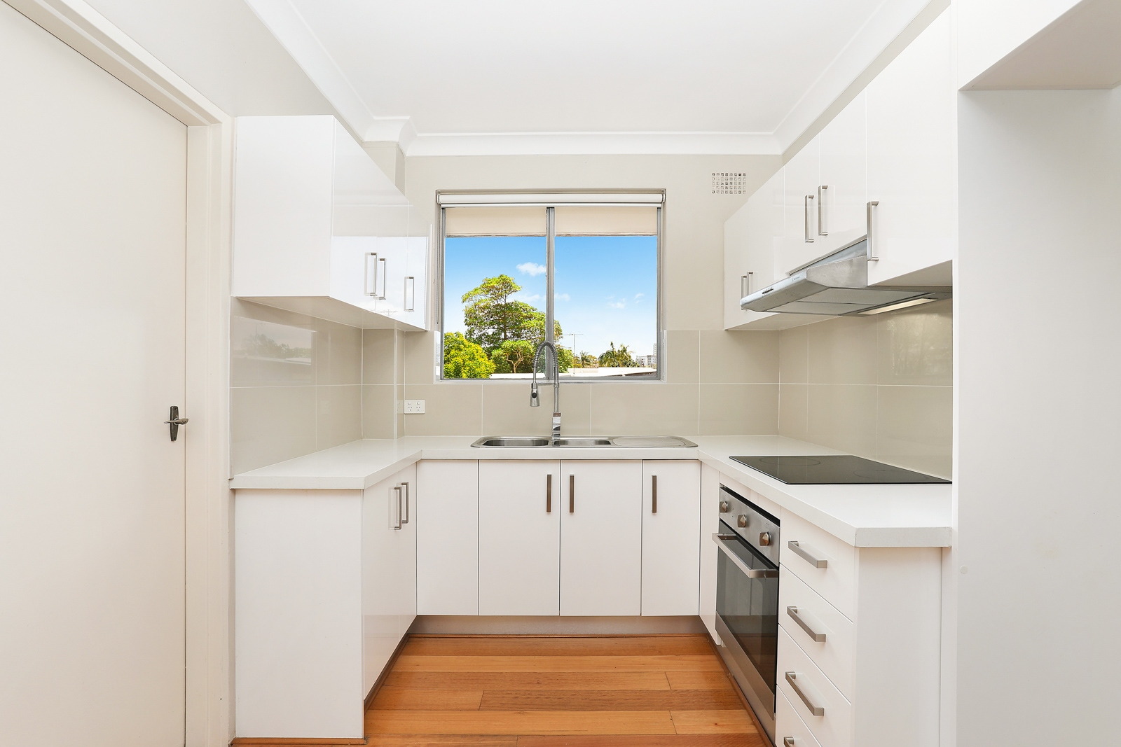 7/344 Edgeware Road, Newtown Sold by Hudson McHugh - image 1