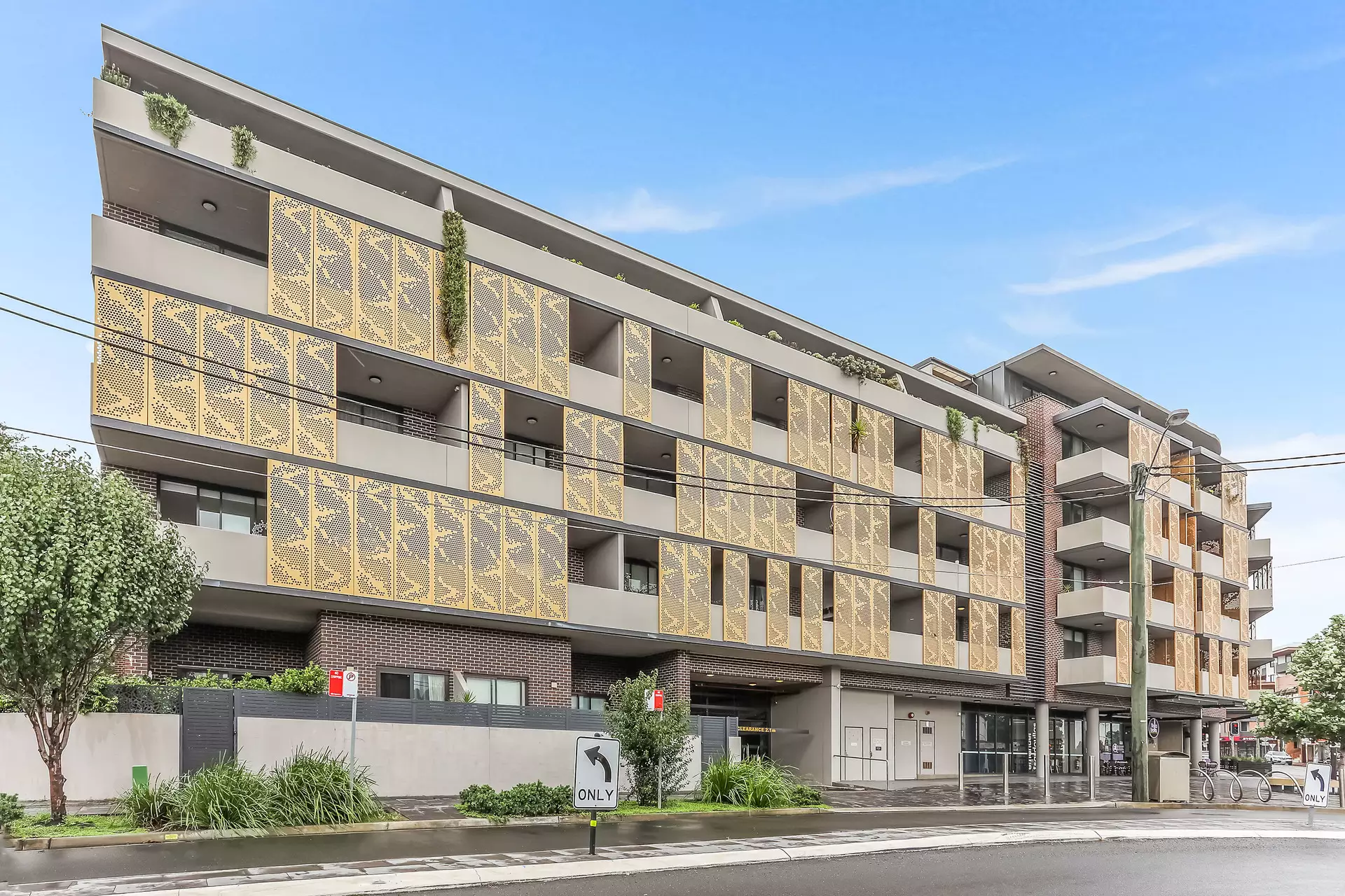 215/370 New Canterbury Road, Dulwich Hill Leased by Hudson McHugh - image 1