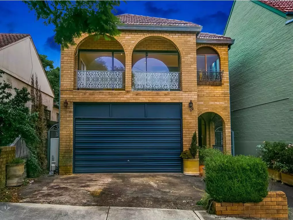 20 Day Street, Leichhardt Sold by Hudson McHugh - image 1