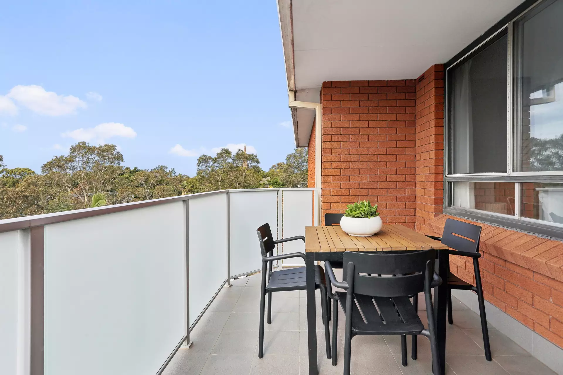 23/62 Grosvenor Crescent, Summer Hill Sold by Hudson McHugh - image 1