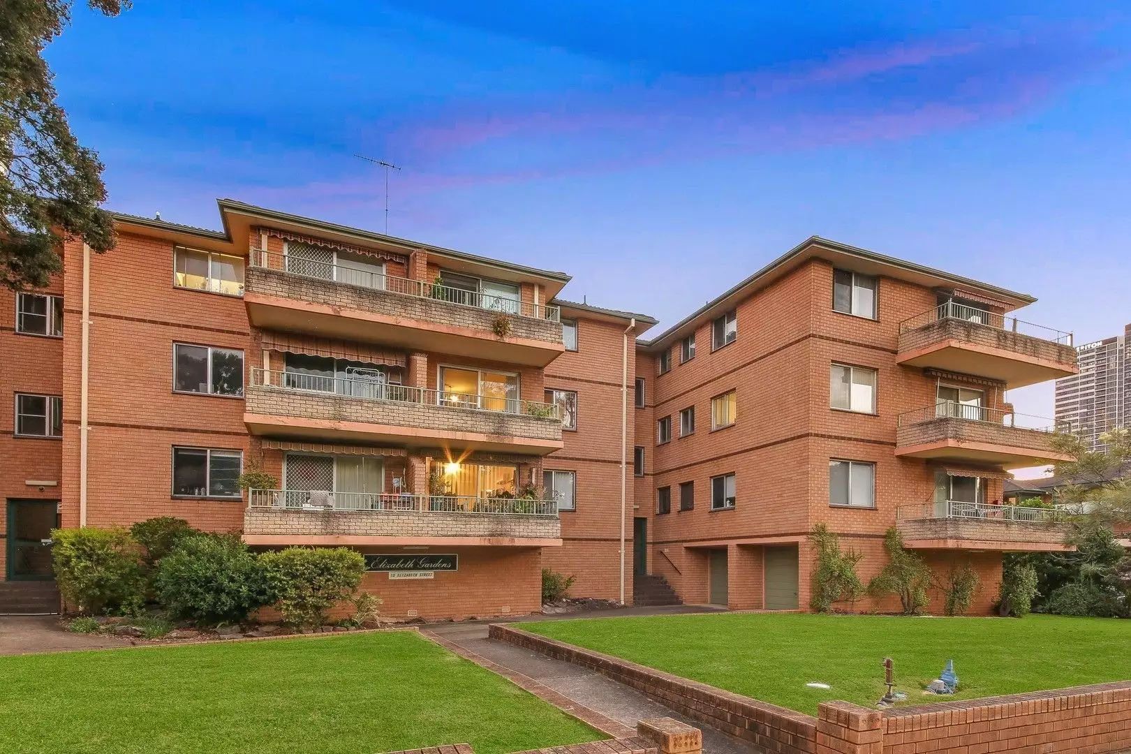 5/10 Elizabeth Street, Parramatta Leased by Hudson McHugh - image 1