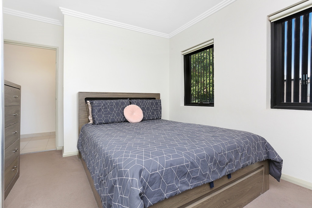 5/11 Renwick Street, Leichhardt Sold by Hudson McHugh - image 1