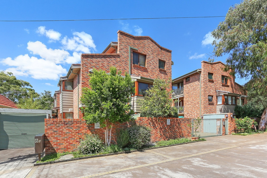 12/8A McDonald Street, Leichhardt Sold by Hudson McHugh - image 1