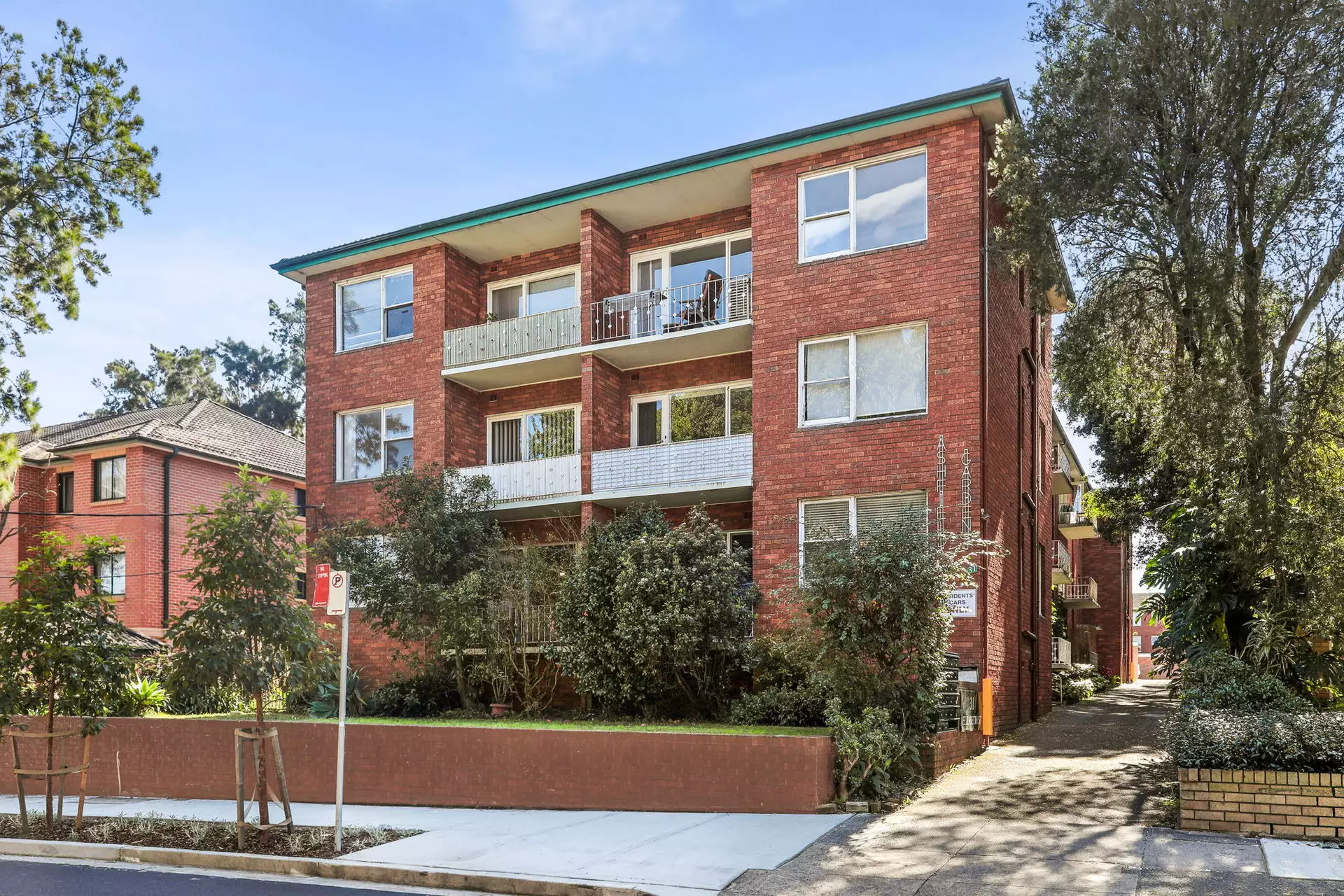 4/31 Elizabeth Street, Ashfield Sold by Hudson McHugh - image 1