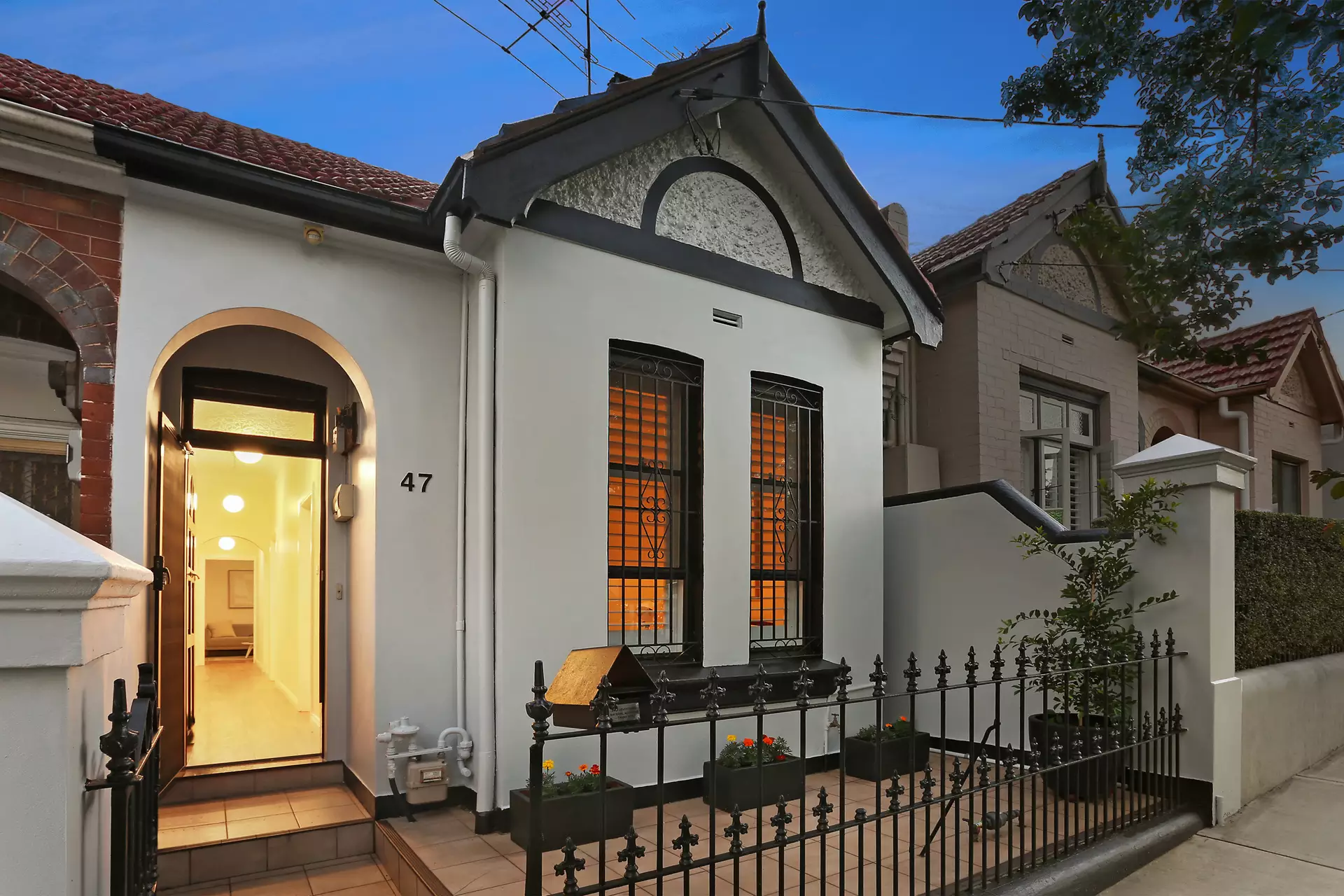 47 South Avenue, Leichhardt Sold by Hudson McHugh - image 1