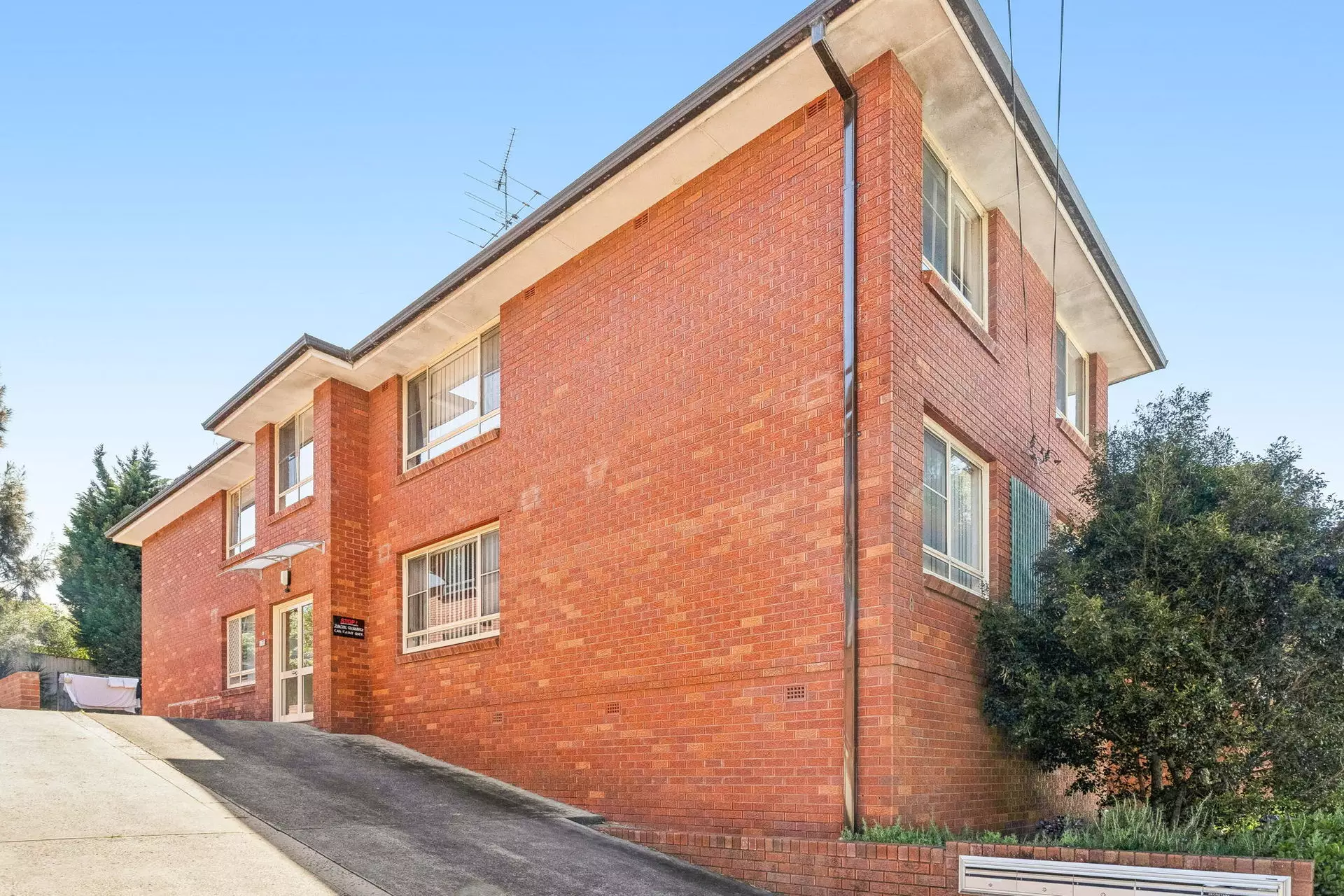 4/8 Burt Street, Rozelle Sold by Hudson McHugh - image 1