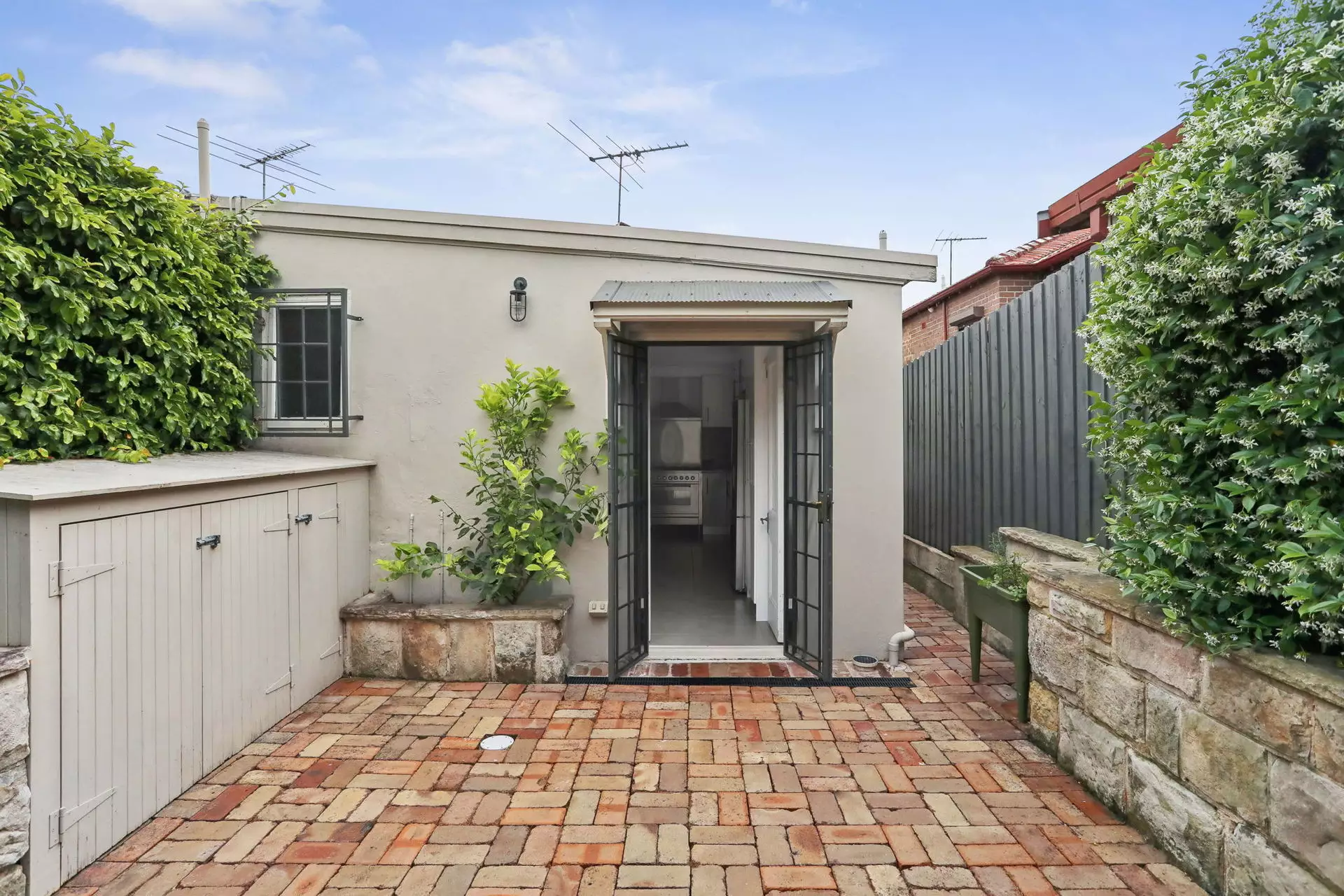 75 Rofe Street, Leichhardt Auction by Hudson McHugh - image 1