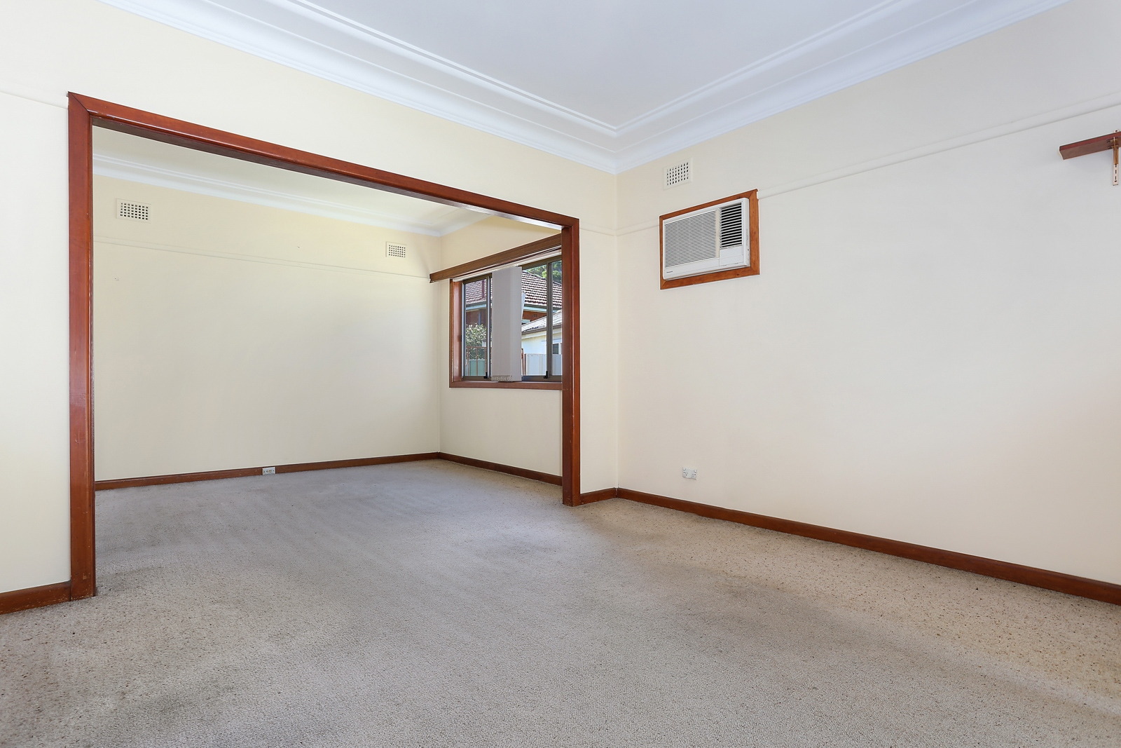 22 Page Street, Canterbury Sold by Hudson McHugh - image 1