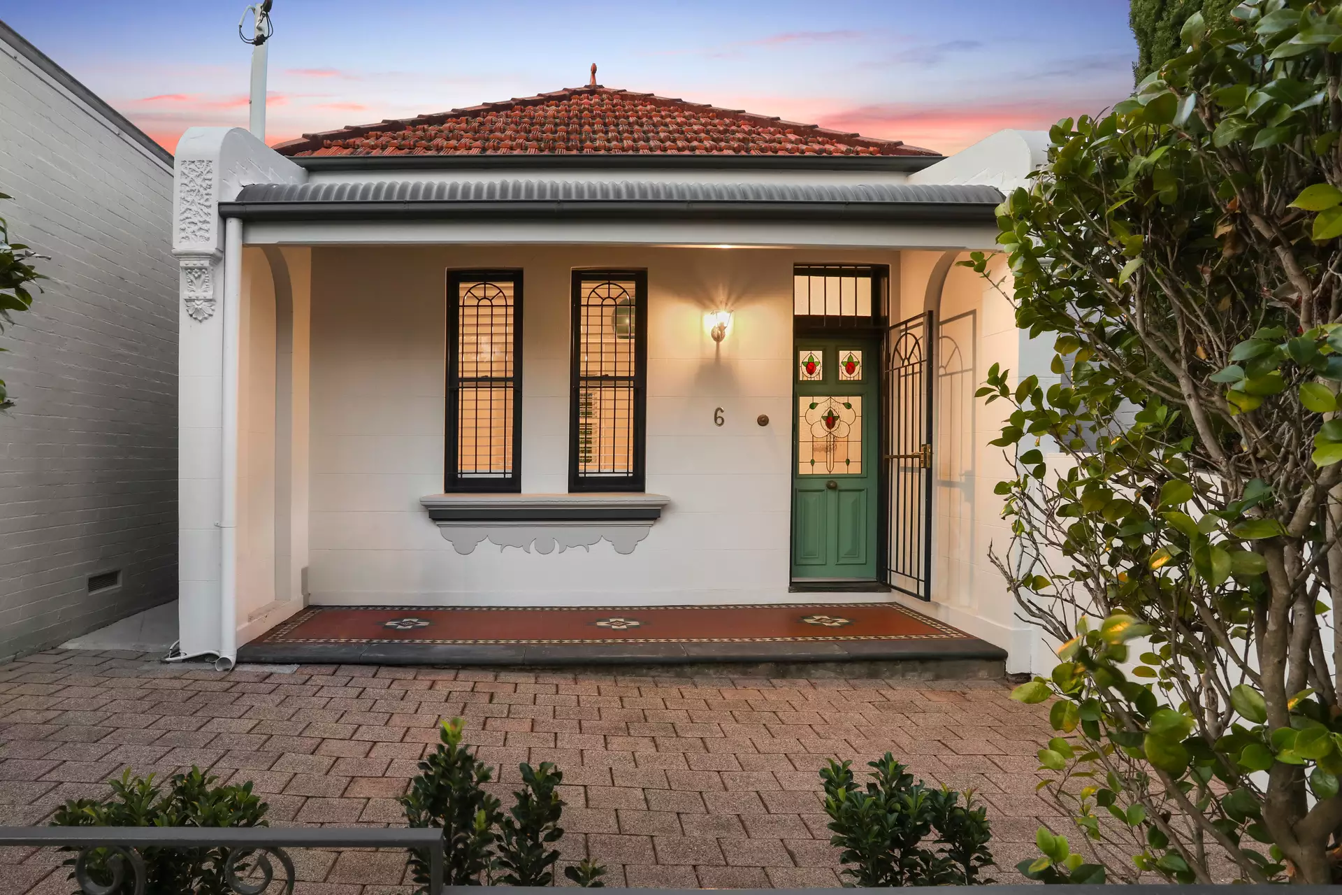 6 North Avenue, Leichhardt Sold by Hudson McHugh - image 1