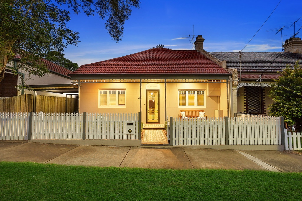 42 MacAuley Street, Leichhardt Sold by Hudson McHugh - image 1