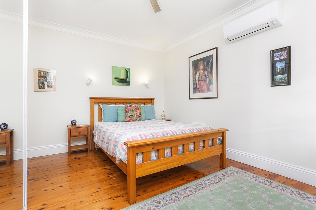 4 James Street, Leichhardt Sold by Hudson McHugh - image 1