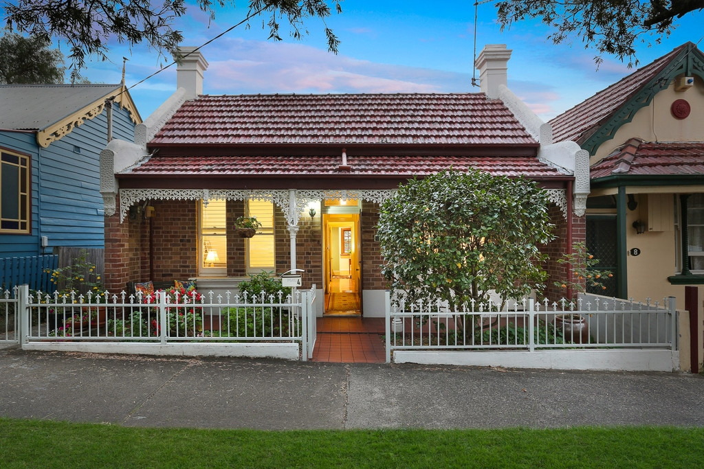 4 James Street, Leichhardt Sold by Hudson McHugh - image 1