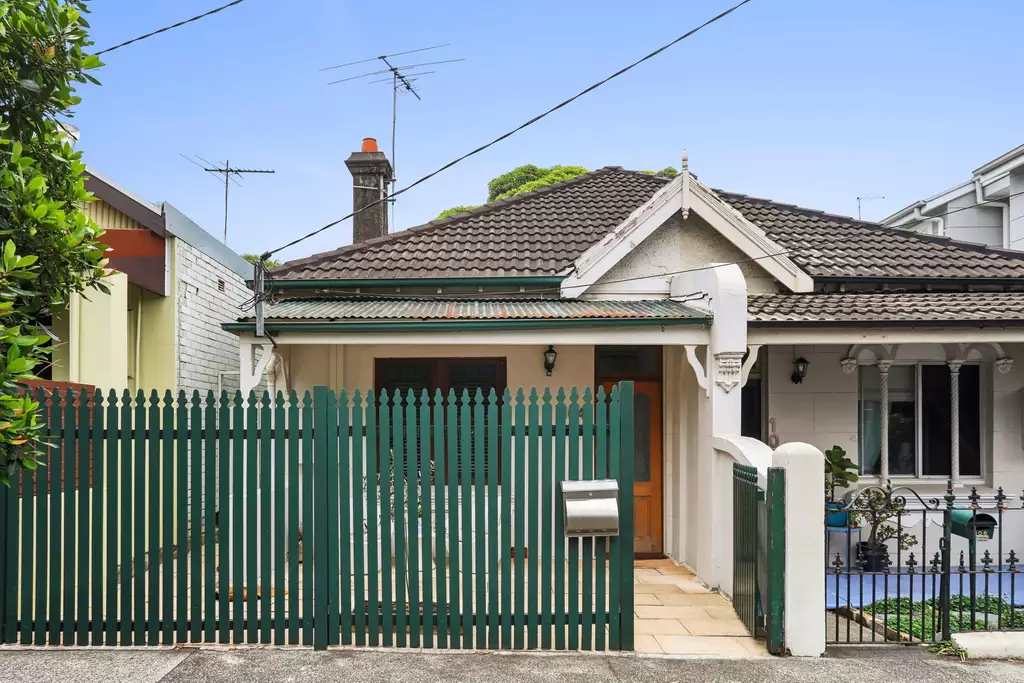 104 Flood Street, Leichhardt Auction by Hudson McHugh