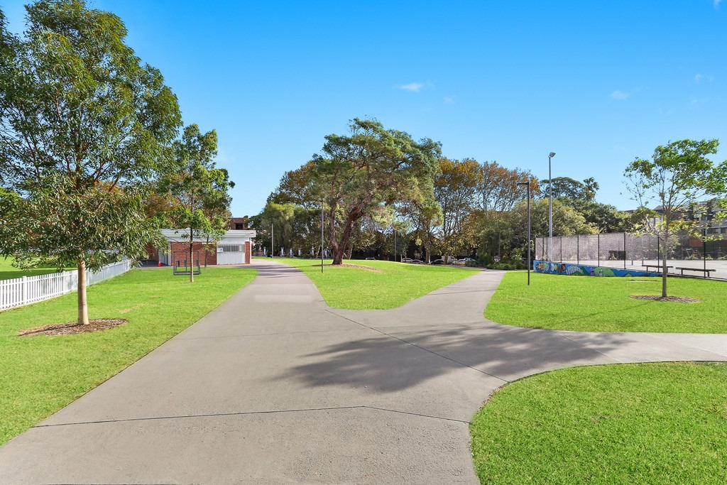 8 Gibbens Street, Camperdown Sold by Hudson McHugh - image 1