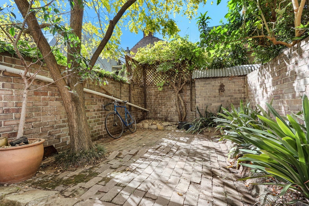 8 Gibbens Street, Camperdown Sold by Hudson McHugh - image 1