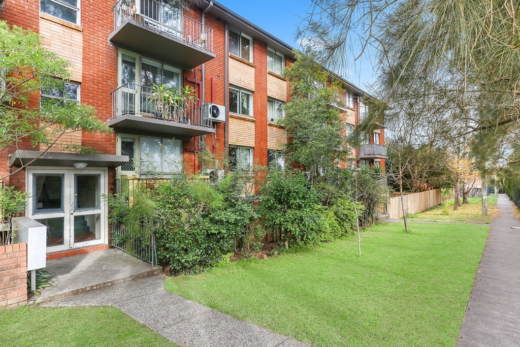 8/142 Stanmore Road, Stanmore Sold by Hudson McHugh - image 1