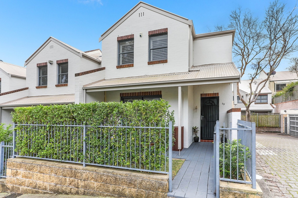 13/8-26 Darley Road (Access Via Allen St), Leichhardt Sold by Hudson McHugh - image 1